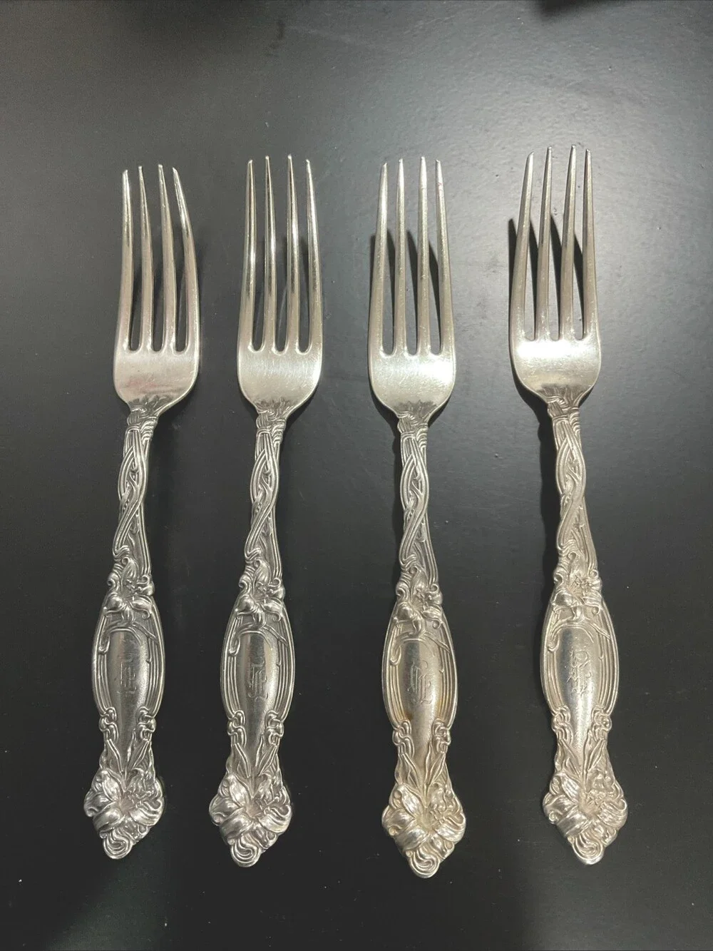 ONE International Silver Frontenac Dinner Fork 7 1/8